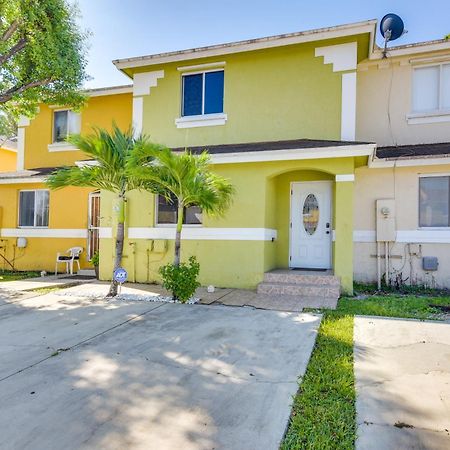 Opa-Locka Townhome, 15 Mi To Miami Beach! Luaran gambar