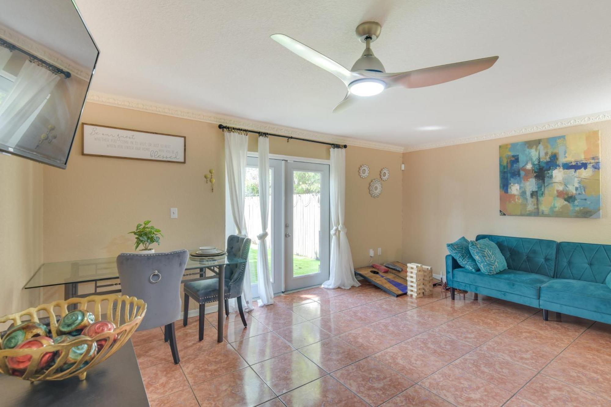 Opa-Locka Townhome, 15 Mi To Miami Beach! Luaran gambar