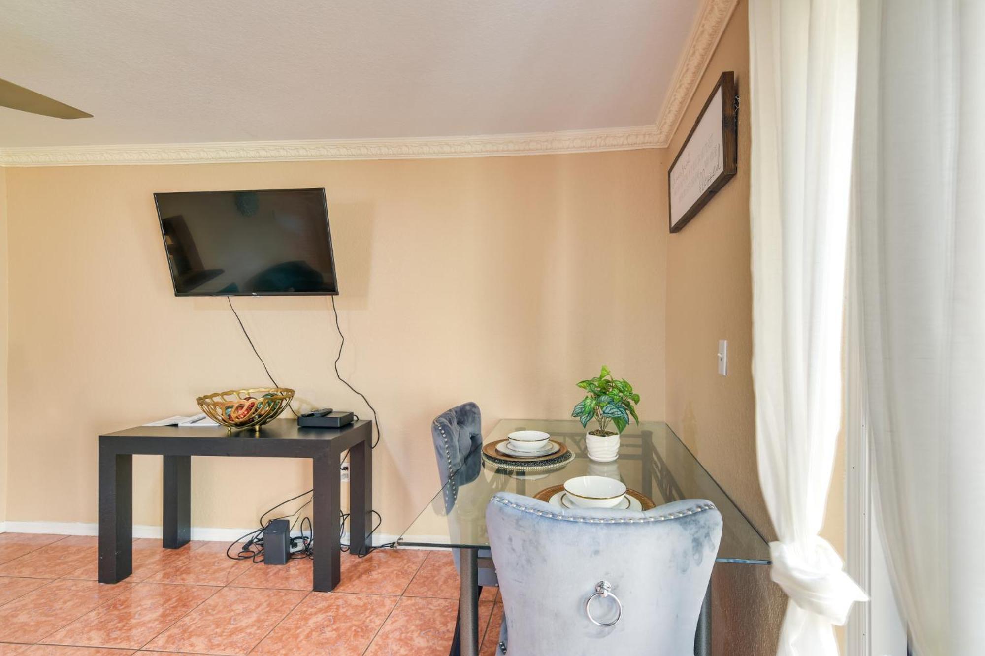 Opa-Locka Townhome, 15 Mi To Miami Beach! Luaran gambar
