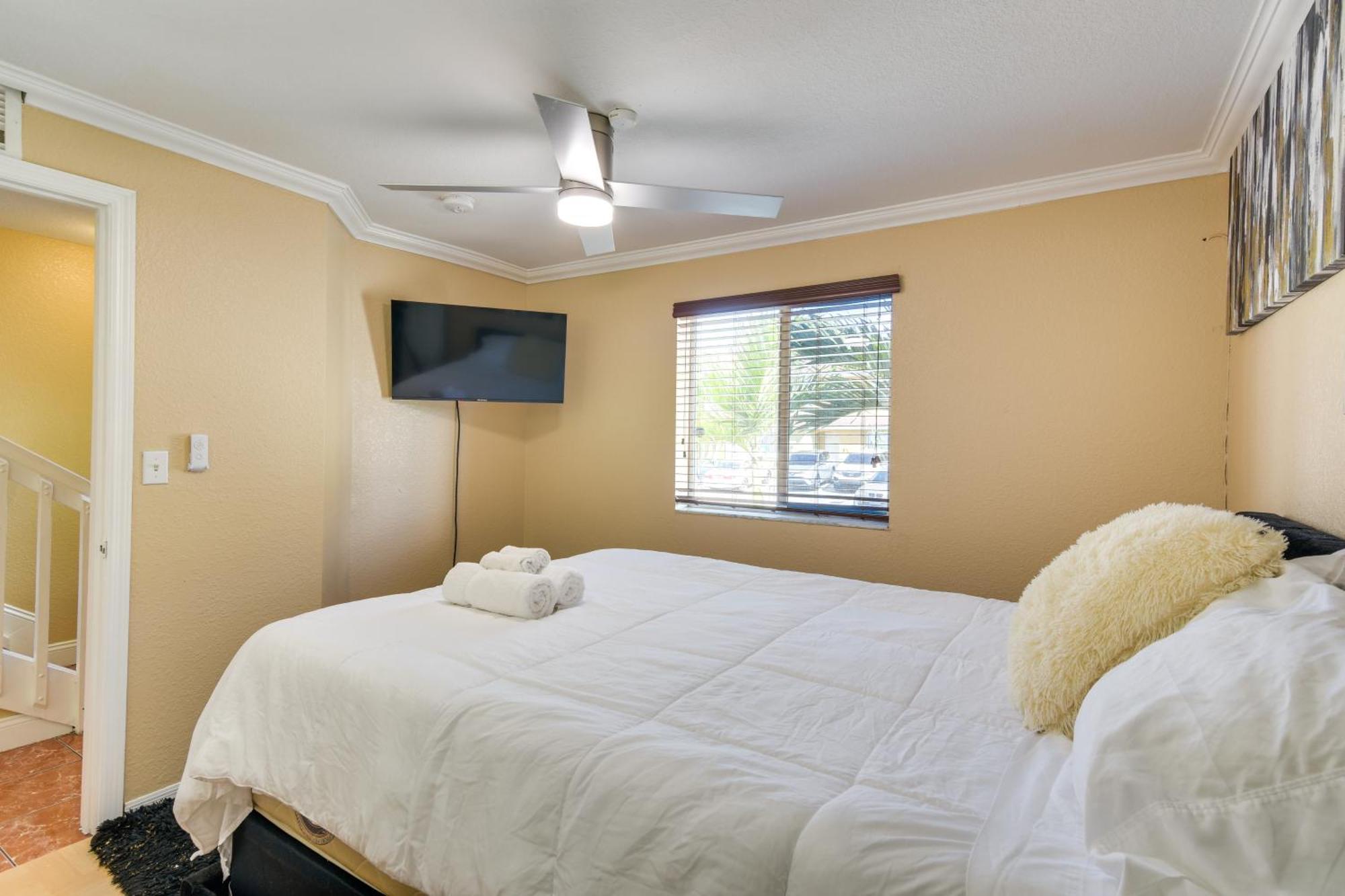 Opa-Locka Townhome, 15 Mi To Miami Beach! Luaran gambar