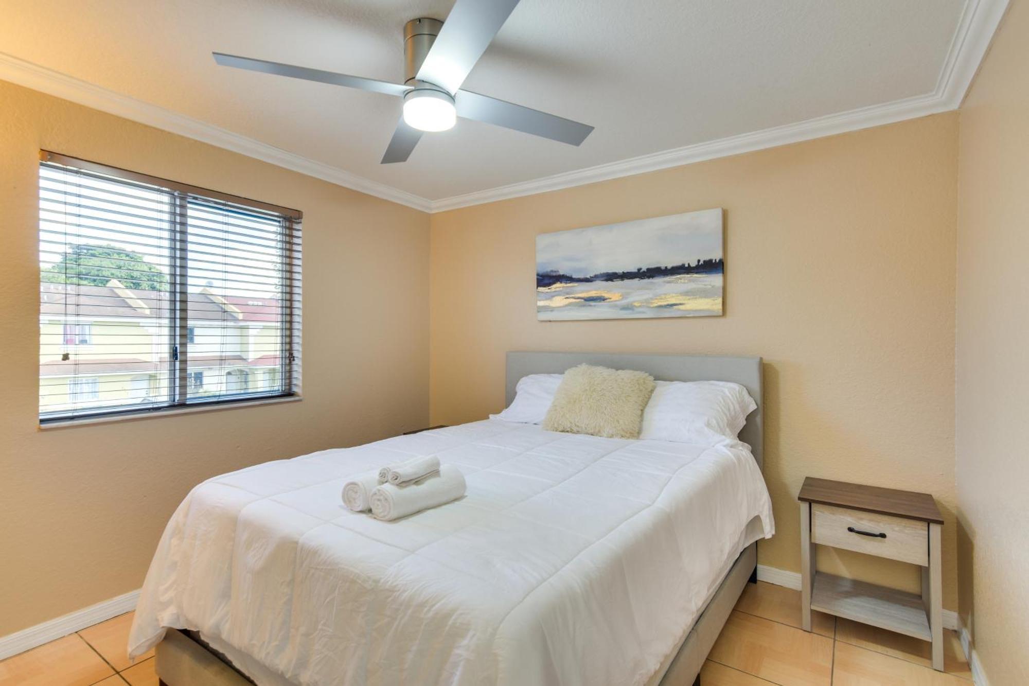 Opa-Locka Townhome, 15 Mi To Miami Beach! Luaran gambar
