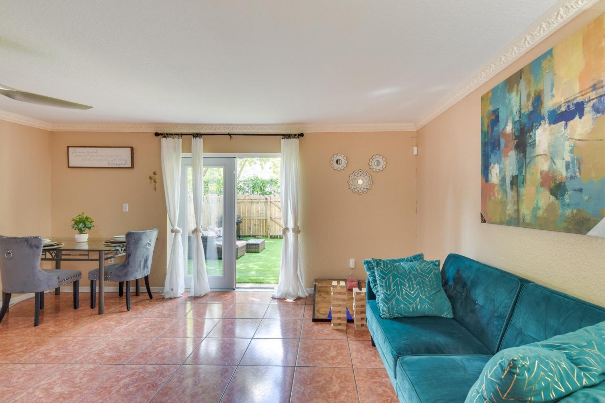 Opa-Locka Townhome, 15 Mi To Miami Beach! Luaran gambar