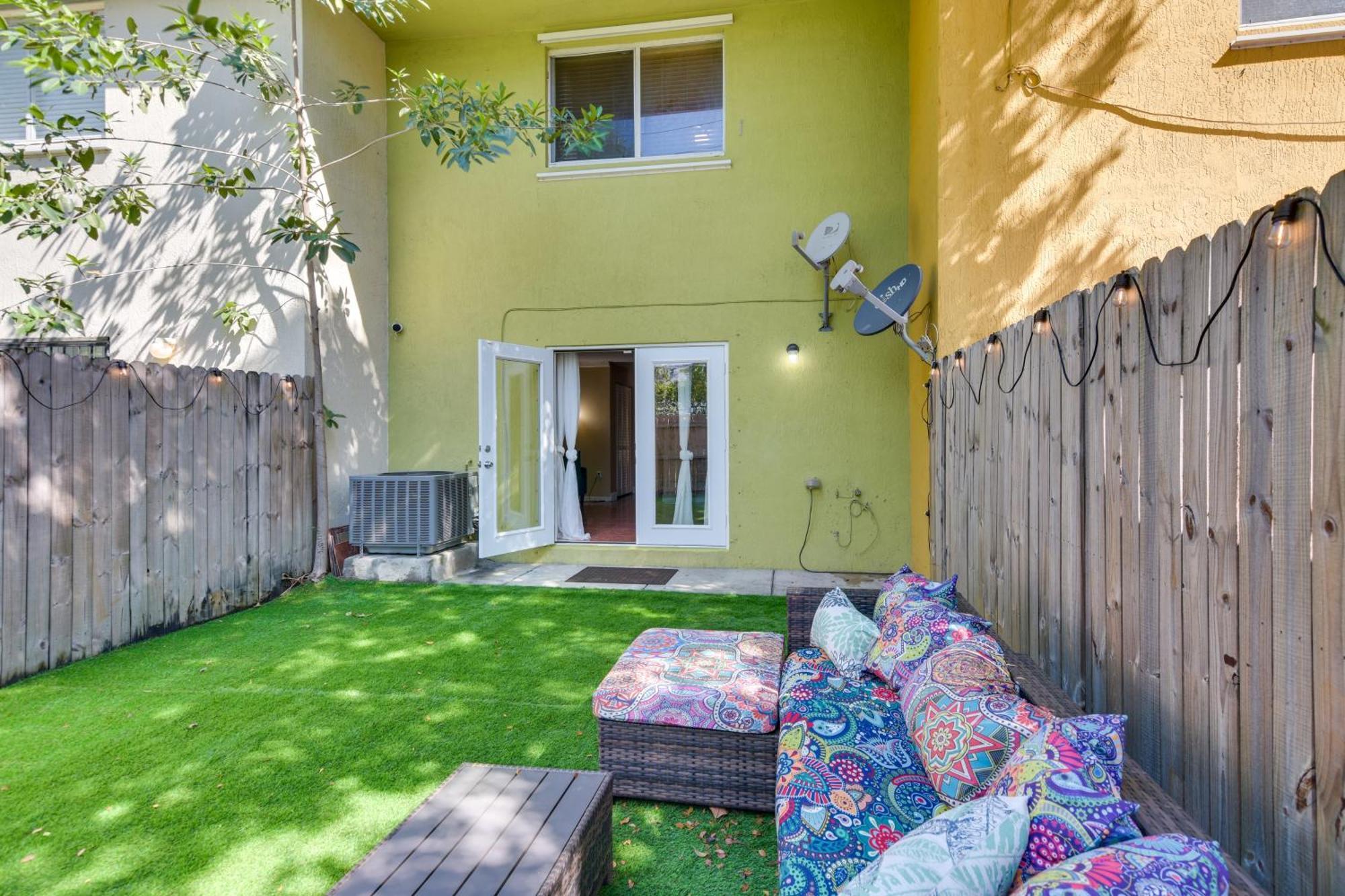 Opa-Locka Townhome, 15 Mi To Miami Beach! Luaran gambar